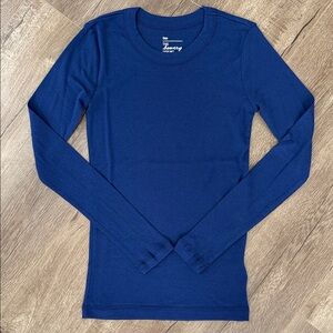 Gap crewneck long-sleeve tee